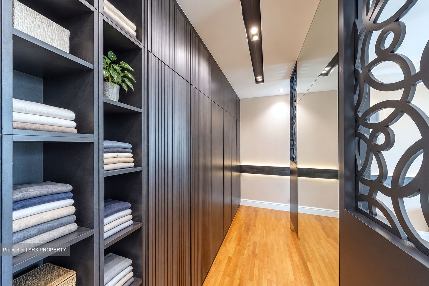 Kew Crescent (D16), Terrace #635924341